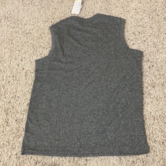 Men’s Old Navy Active Muscle Tank - Picture 3 of 3